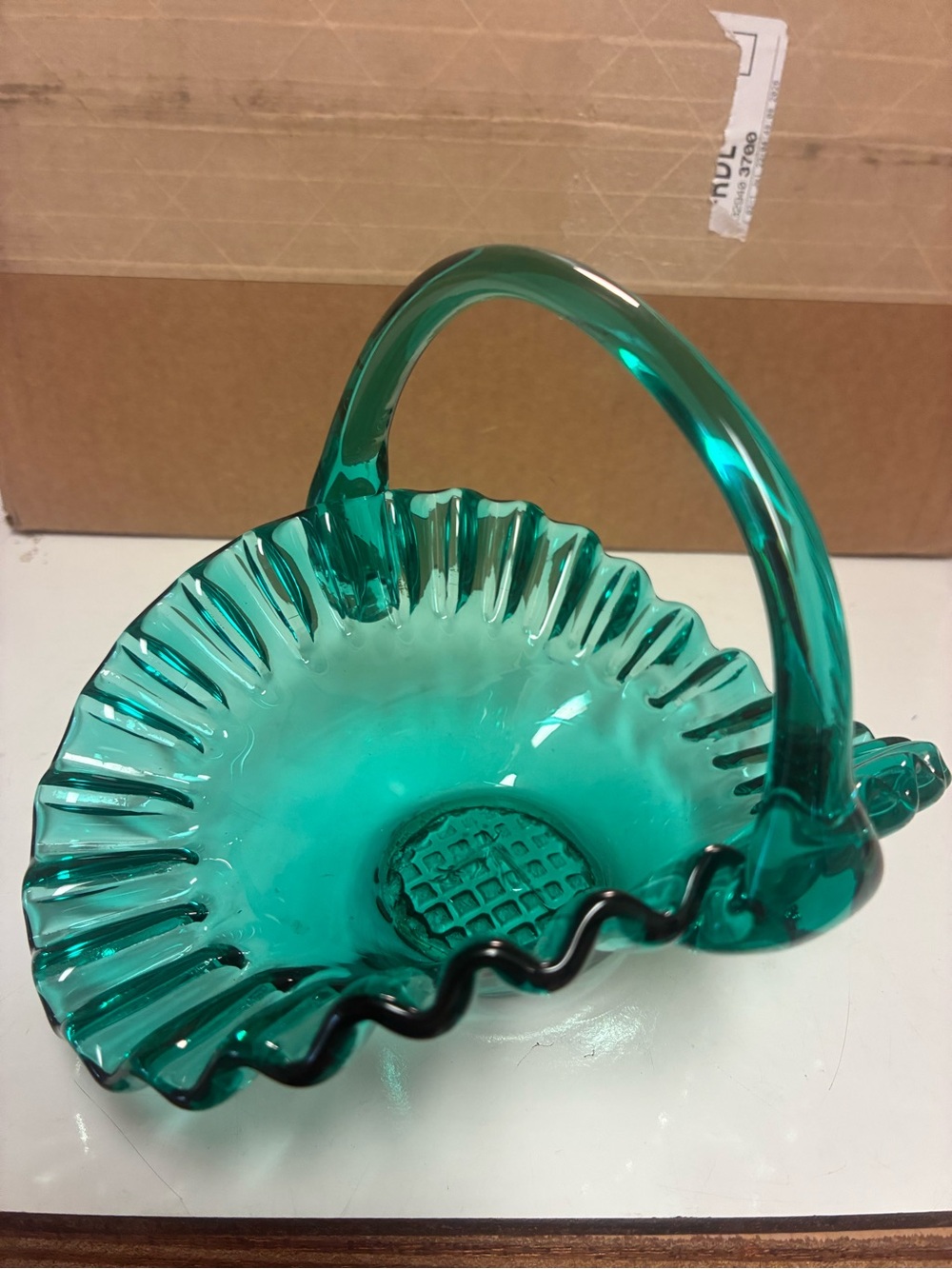 Source Unknown Emerald Green Ruffled Glass Basket